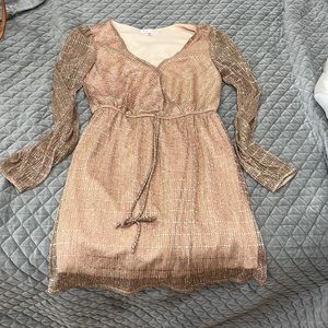 Beautiful long sleeved summer dress.